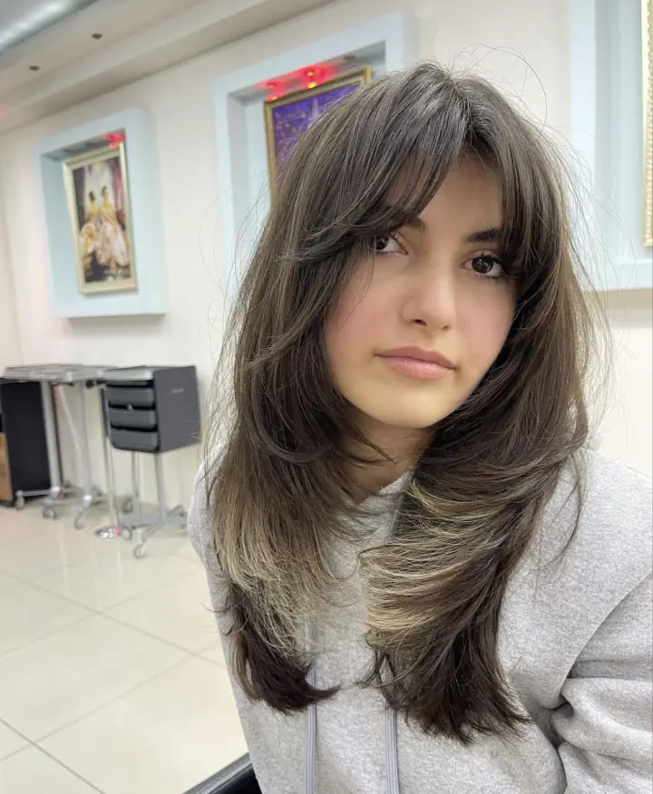 Doğal kahve uzun saç